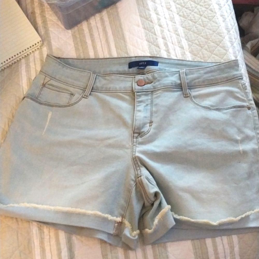 Apt 9 Light Blue Ðenim Destressed shorts With Cuffs Women size 12